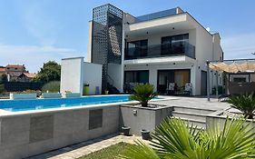 Villa Korina , Pomer